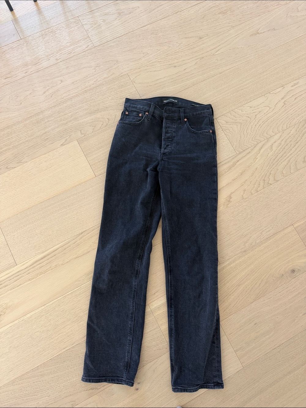 Aritzia Arlo Women’s Straight Leg Jeans — Black Denim